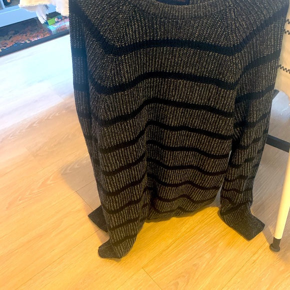 Denver Hayes Stripped Sweater - Men’s Large - Picture 2 of 2